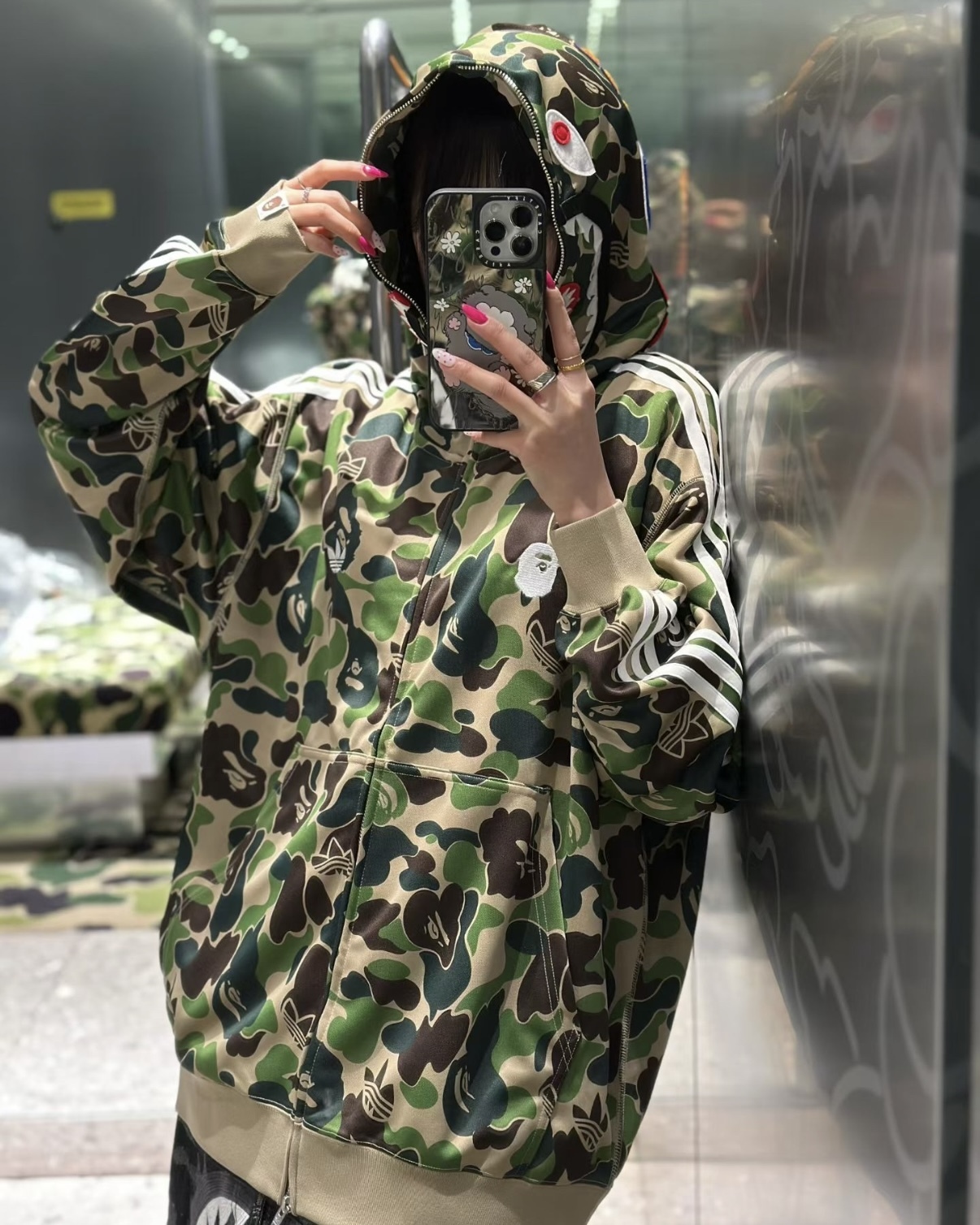 APEパーカー Adidas x BAPE SHARK TRACK HOODIE 綠迷彩鯊魚連帽外套落肩拉鍊聯名KF4916