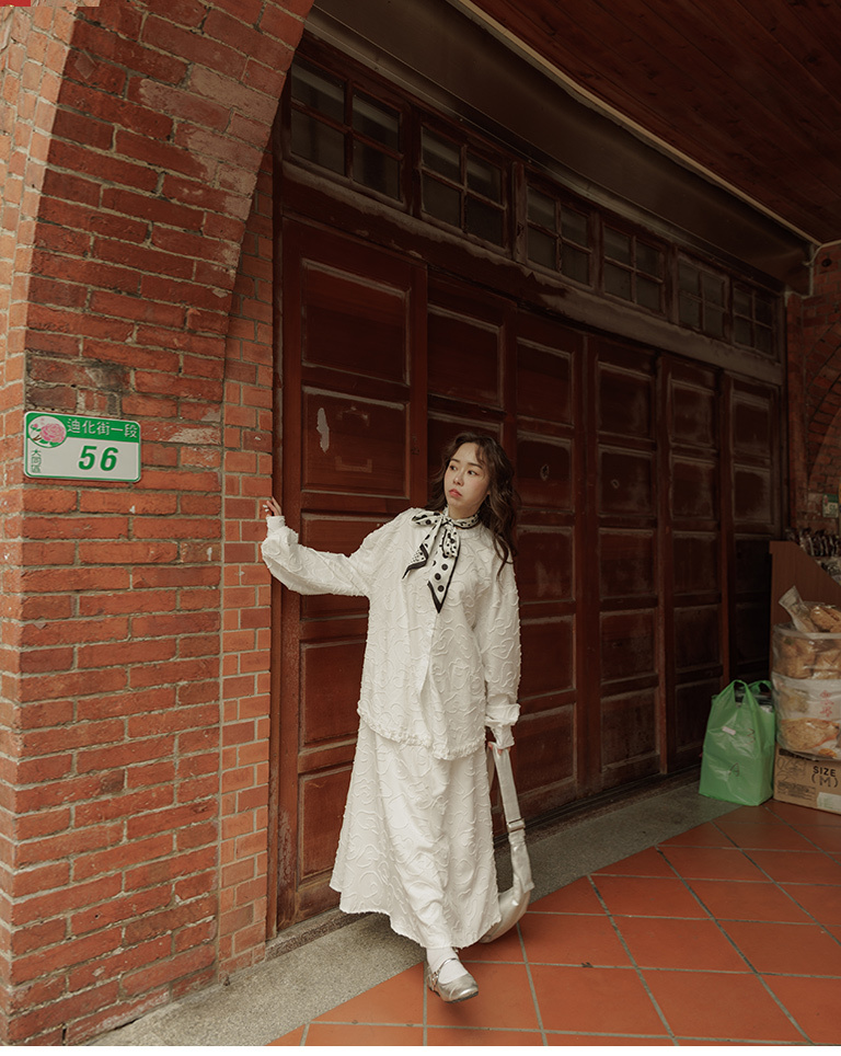 绒毛花朵缇花中山领宽版衬衫 两色售【01025648】现+预