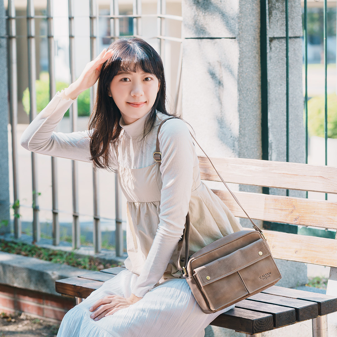 真皮經典款雙口袋小背包-六色(5241)