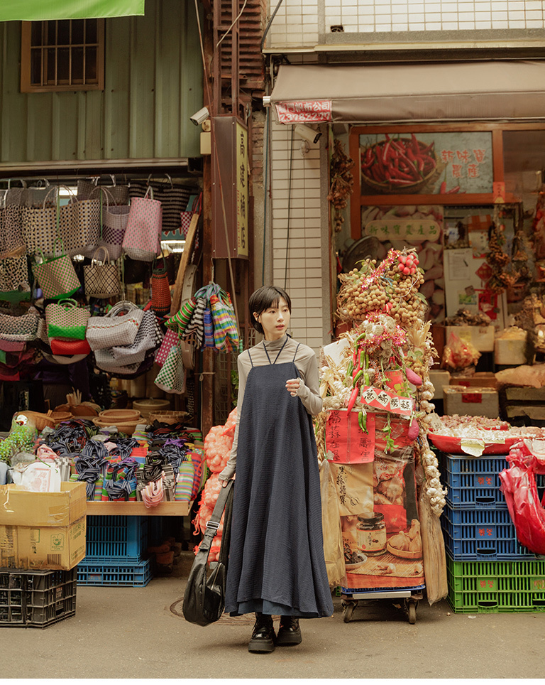 双层透纱格纹细肩长洋装附绑带 两色售【01087260】现+预