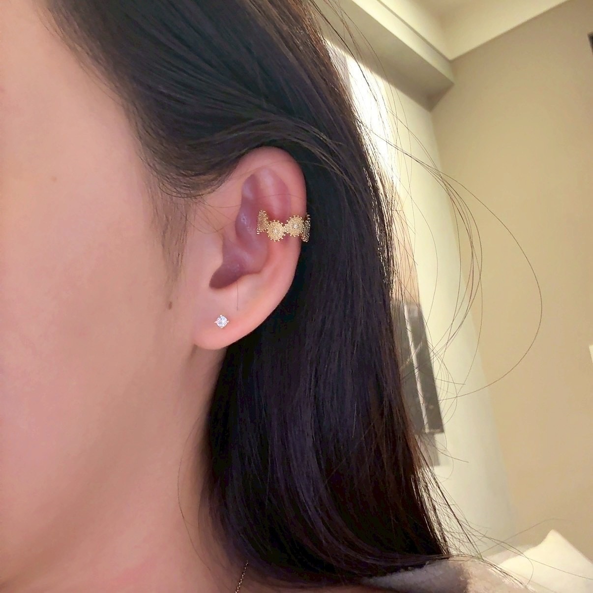 Gy”金蕾絲雛菊一體式耳骨夾