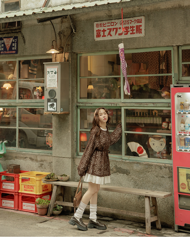 镂空缇花造型附绑带宽版上衣 两色售【01099475】现+预