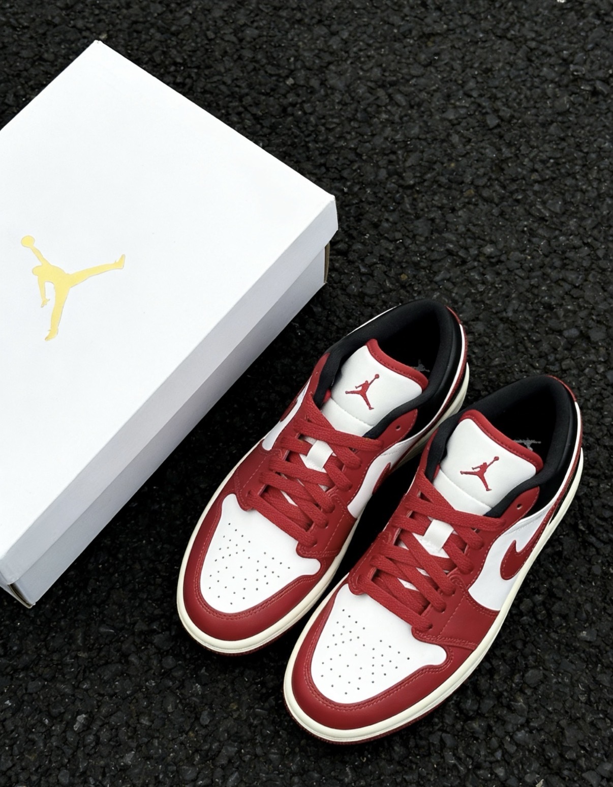 女鞋 NIKE W AIR JORDAN 1 LOW 紅黑白 皮革 低筒 休閒鞋【DC0774-160】AJ1