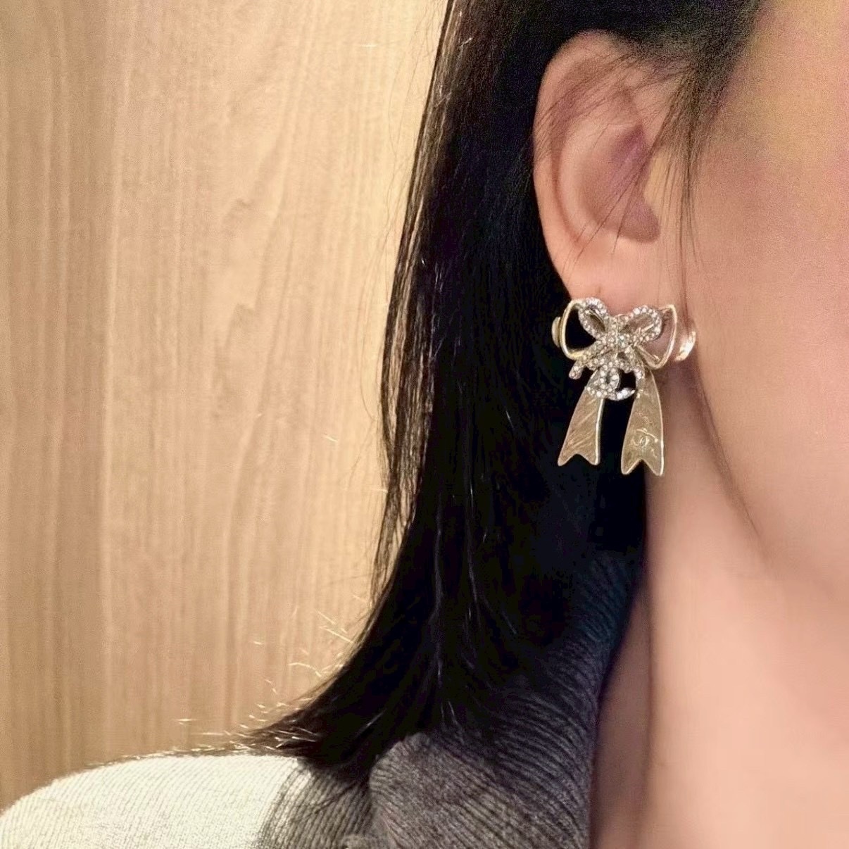 18k 香奶奶25k”金緞帶水鑽雙c蝴蝶結/高奢定製耳釘