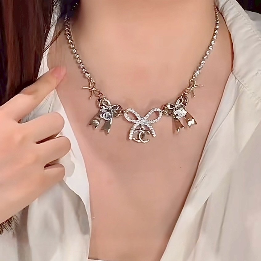 18k 香奶奶25k”重磅五顆蝴蝶結一體式/高奢定製項鍊