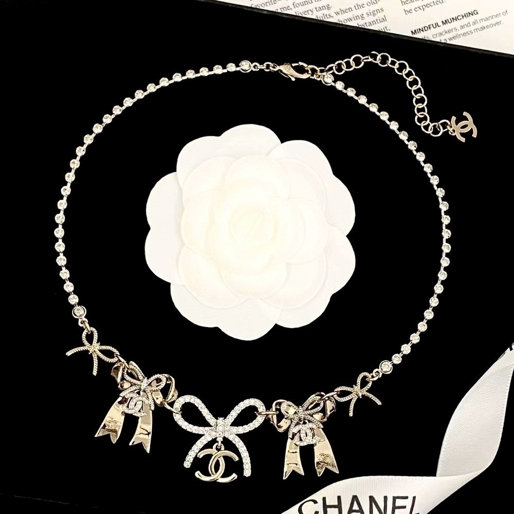 18k 香奶奶25k”重磅五顆蝴蝶結一體式/高奢定製項鍊