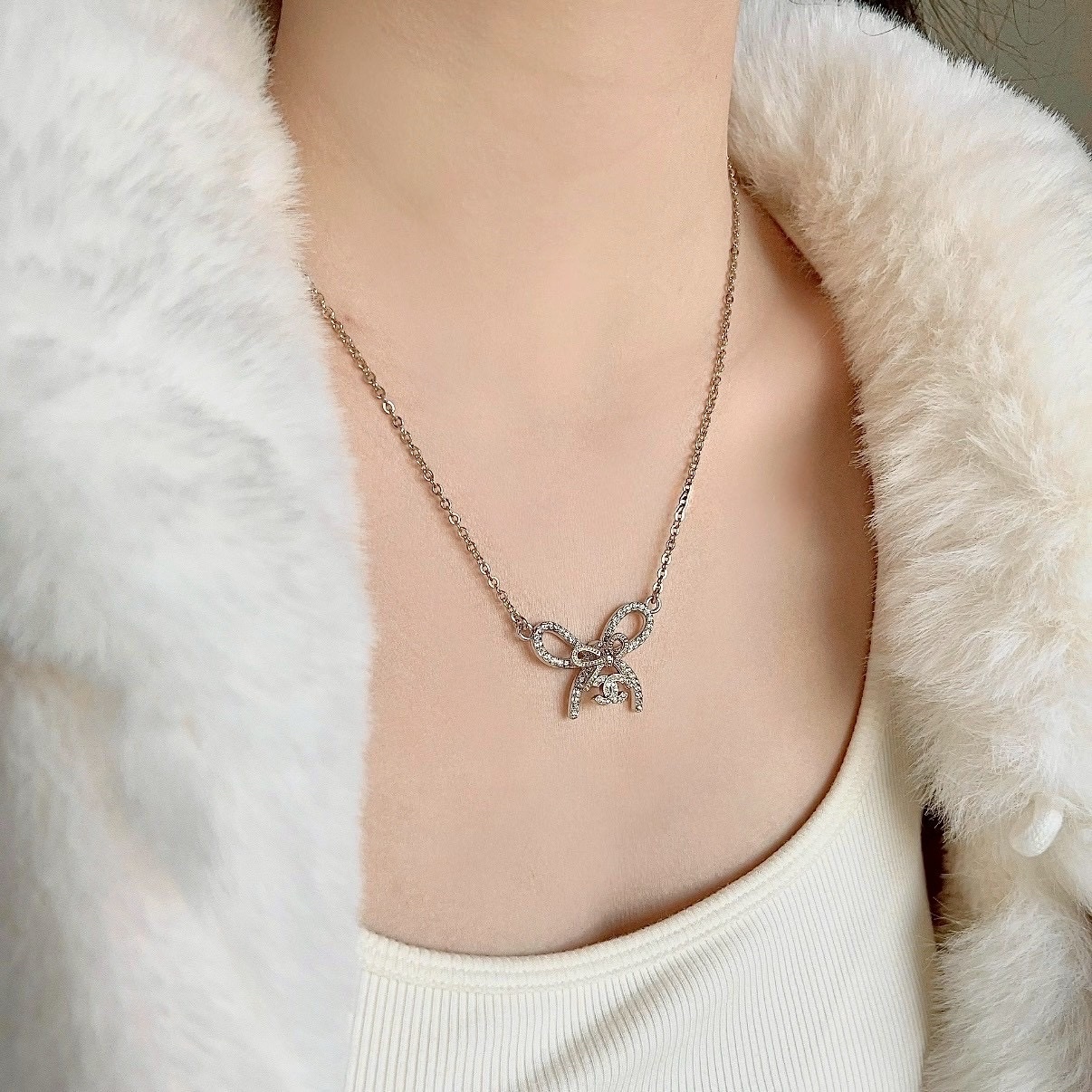 18k 香奶奶25k”淡金銀滿鑽細緞帶蝴蝶結/高奢定製項鍊