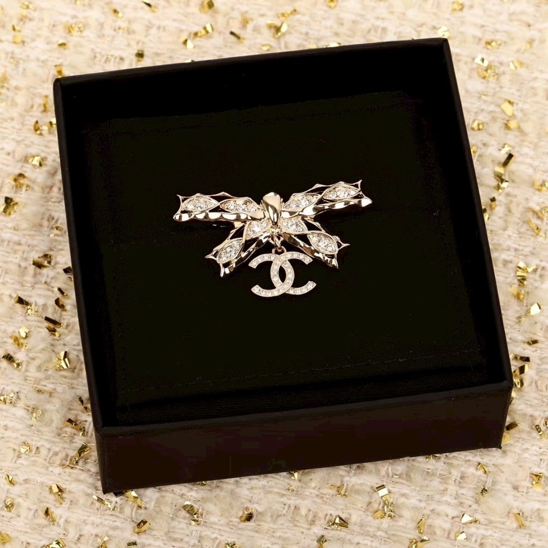 18k 香奶奶24b”金鏤空蕾絲雙c蝴蝶結/高奢定製胸針