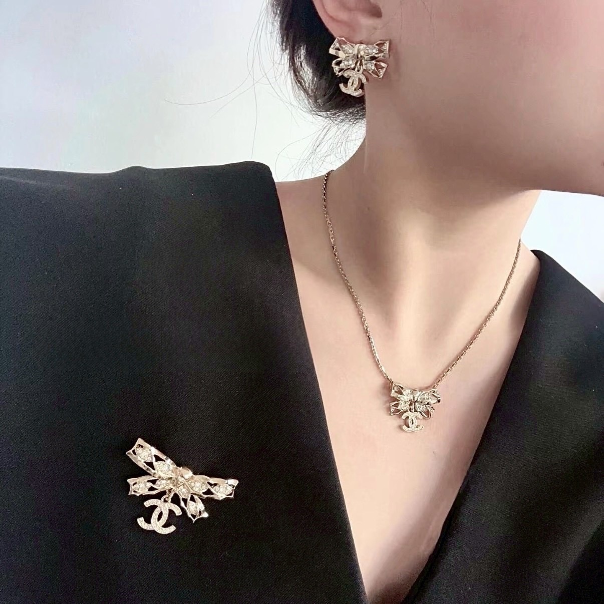 18k 香奶奶24b”金鏤空蕾絲雙c蝴蝶結/高奢定製胸針