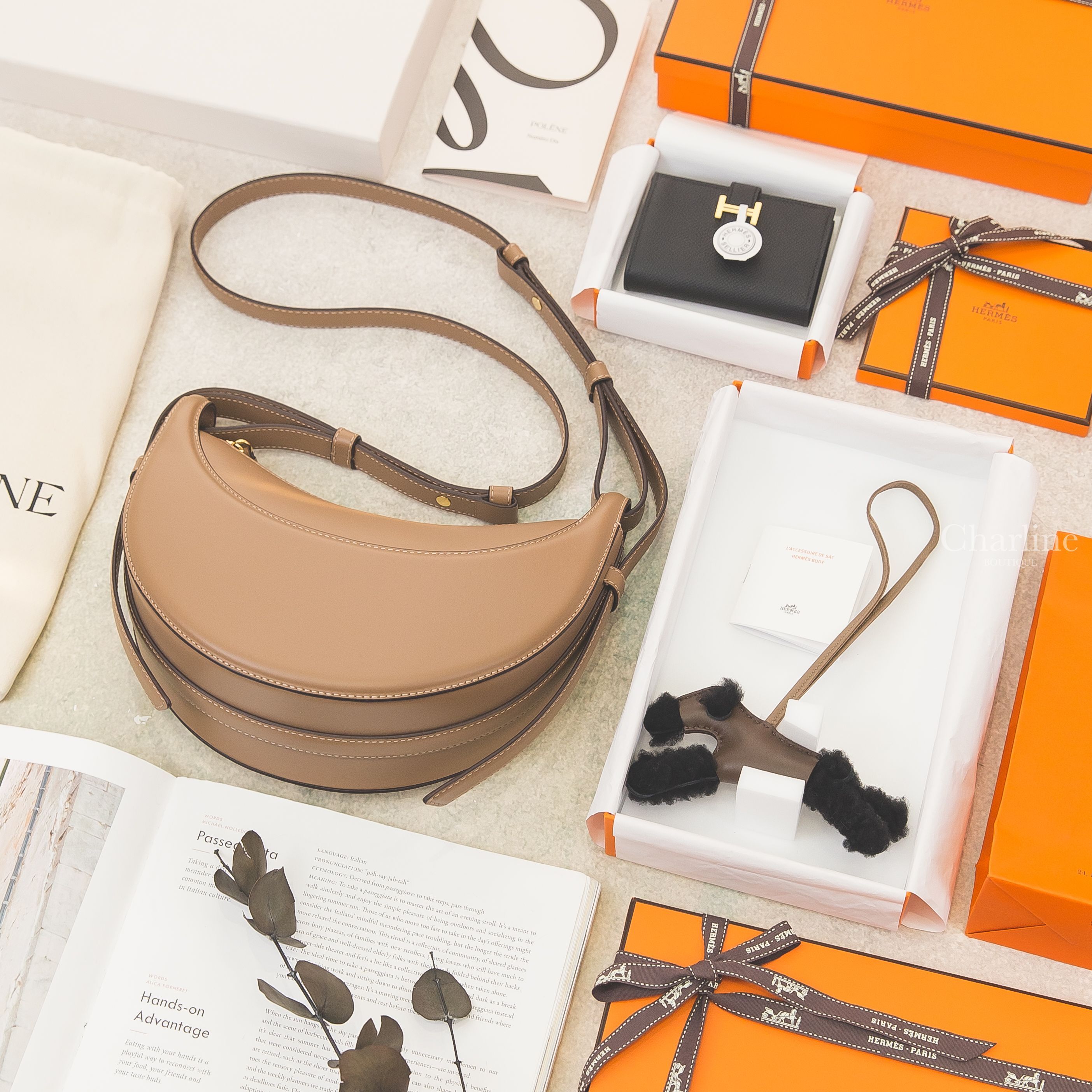 Polène Numéro Dix 栗子色金字半月型肩背包,Hermès Bearn Mini Wallet 黑色金釦迷你短夾,Hermès Budy Charm 巧克力色/大象灰/黑色羊毛獵狐梗犬吊飾-Charline Boutique 精品代購