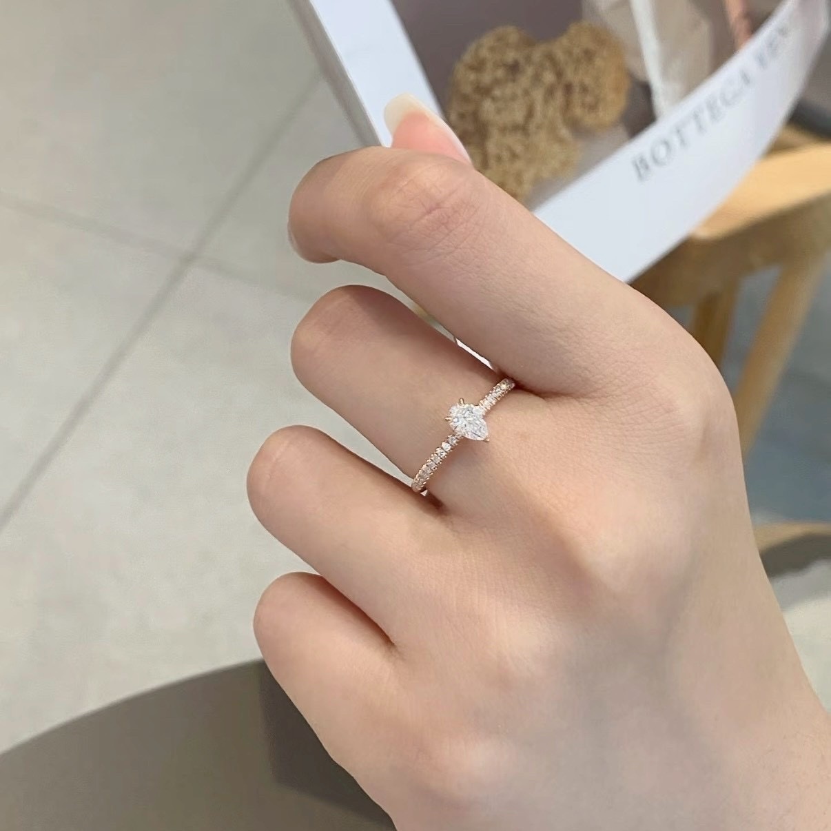 18k”ct ÉTINCELLE水滴細排鑽高奢定製戒