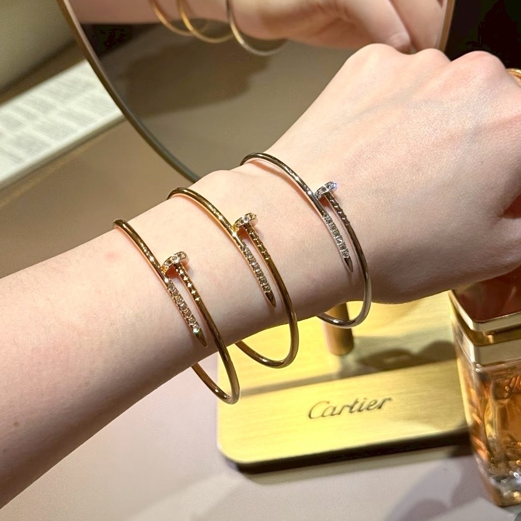 18k ct”JUSTE UN CLOU新款”倒置鑽細釘子/高奢定製手鐲