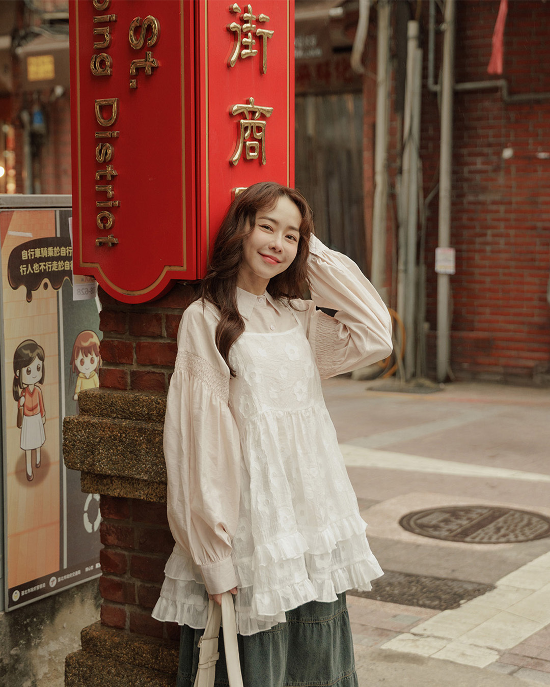 立体花花下摆荷叶透肤罩衫背心-白【01099505】现+预