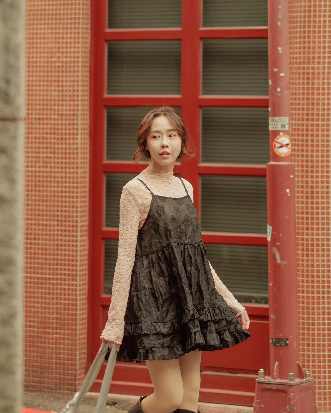 立体花花下摆荷叶透肤罩衫背心-黑【01099506】现+预