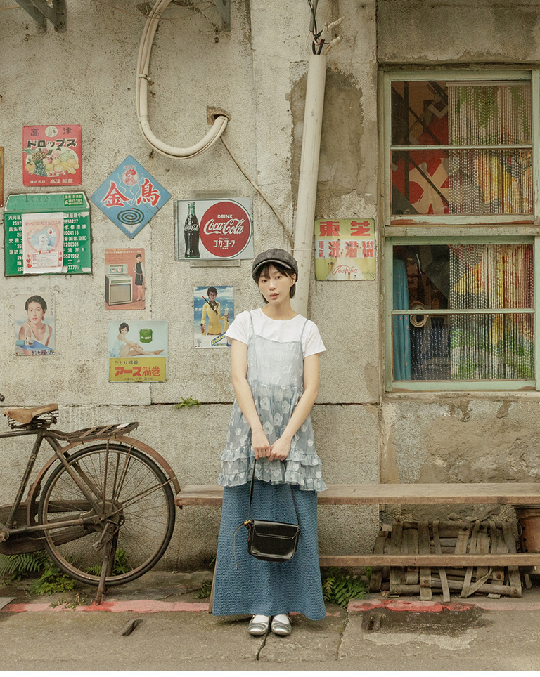 立体花花下摆荷叶透肤罩衫背心-蓝【01099507】现+预