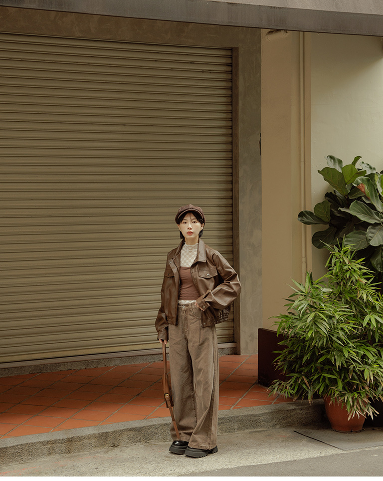 翻盖口袋造型短版皮革夹克外套-咖啡【02060132】现+预