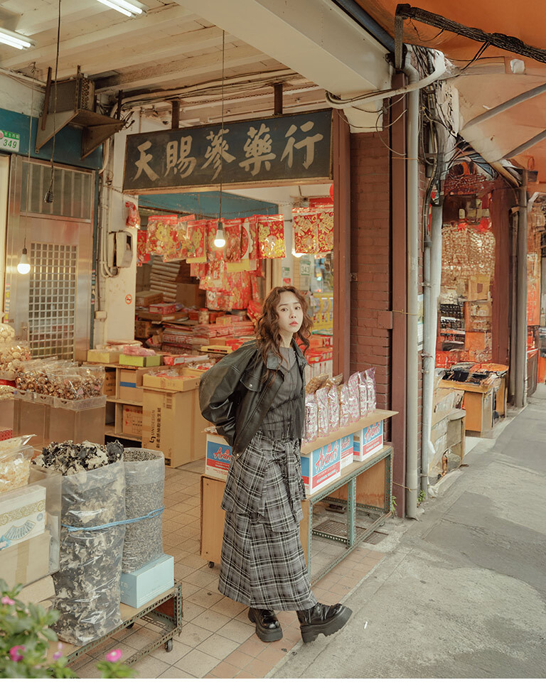 翻盖口袋造型短版皮革夹克外套-黑【02060134】现+预