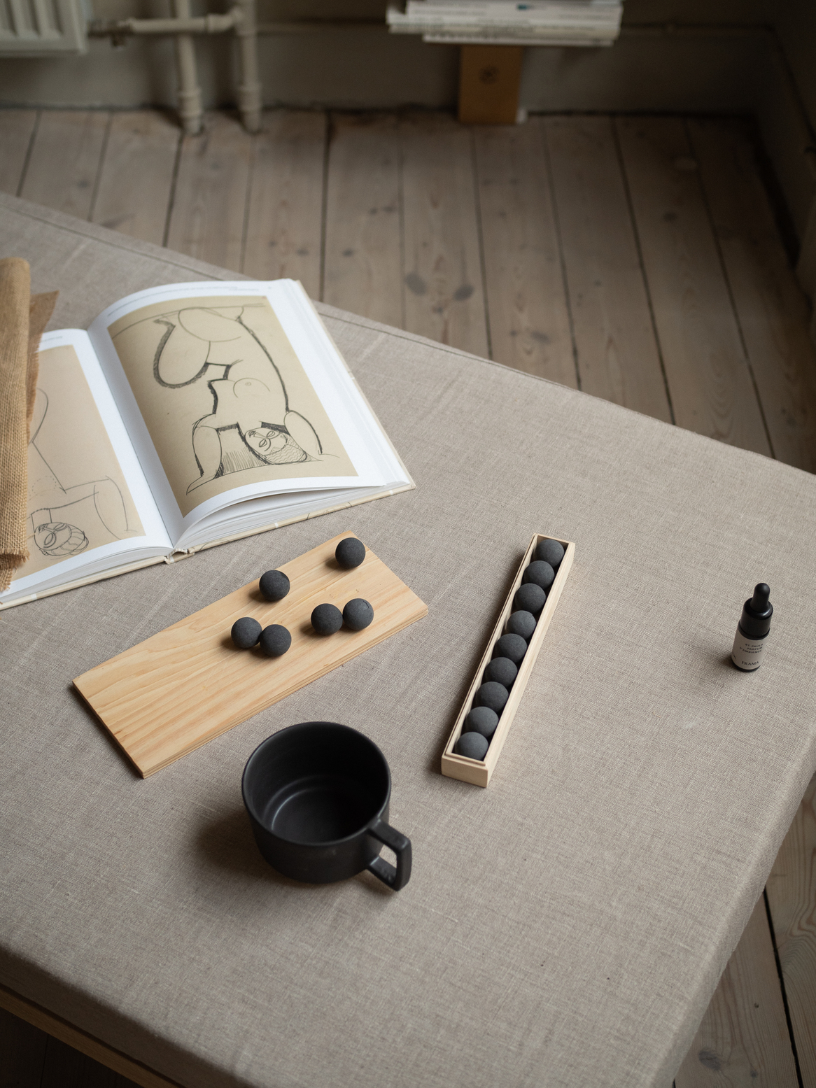 黑炭土球木盒擴香＿St. Pauls