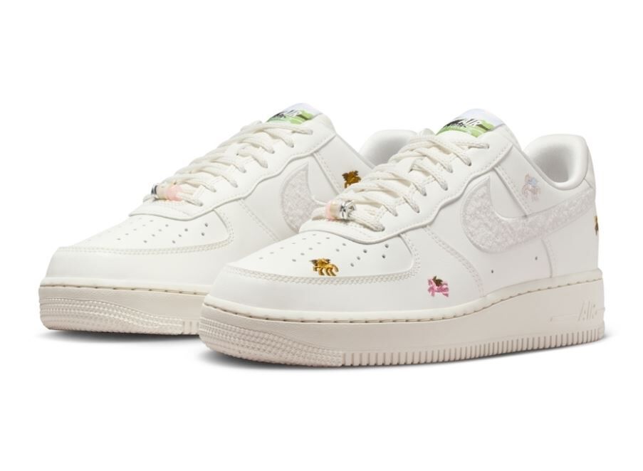 NIKE 休閒鞋 AIR FORCE 1 07 CNY 馬年限定 白色 刺繡小馬 女 IQ1143-100