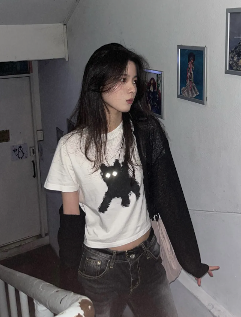 AEAE 電眼貓貓短版T FEB