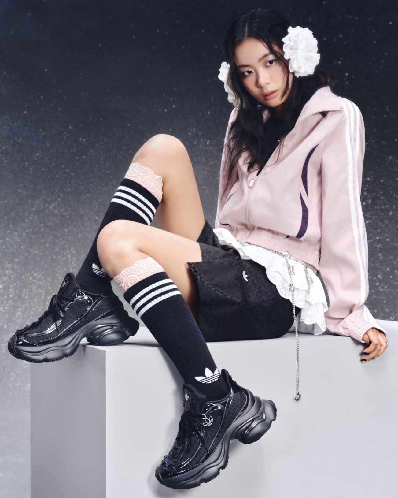 【Focus Store】預購 Adidas Originals Ozvenuz "Black Flower" 女款 黑色 小花 HQ2677