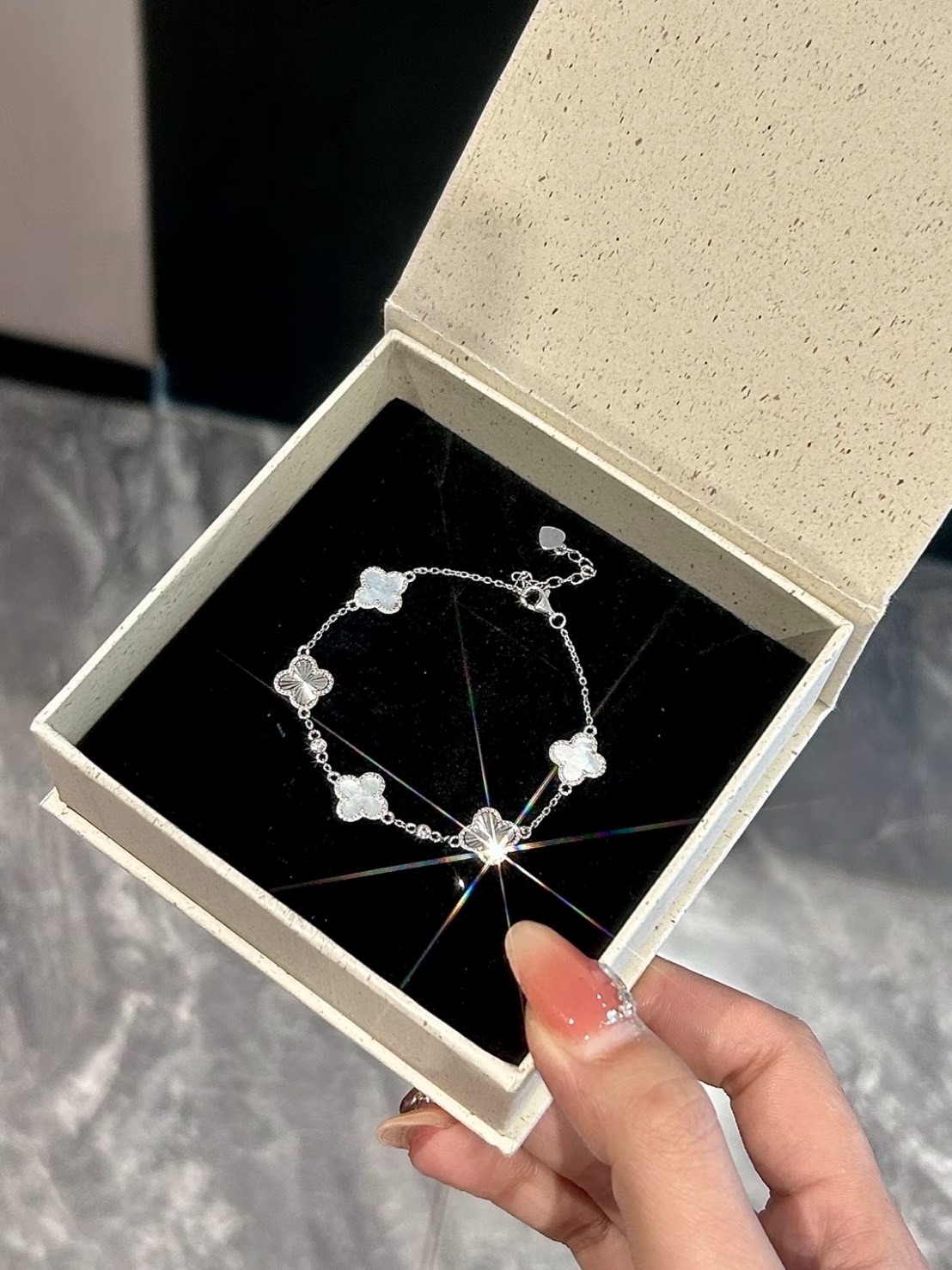 LIYI99 施華洛世奇鑽石 四葉草手鍊