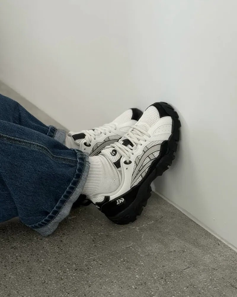 "代購" ASICS GEL-TRUCK 米白黑網面拼接 復古運動鞋 1203A714-020