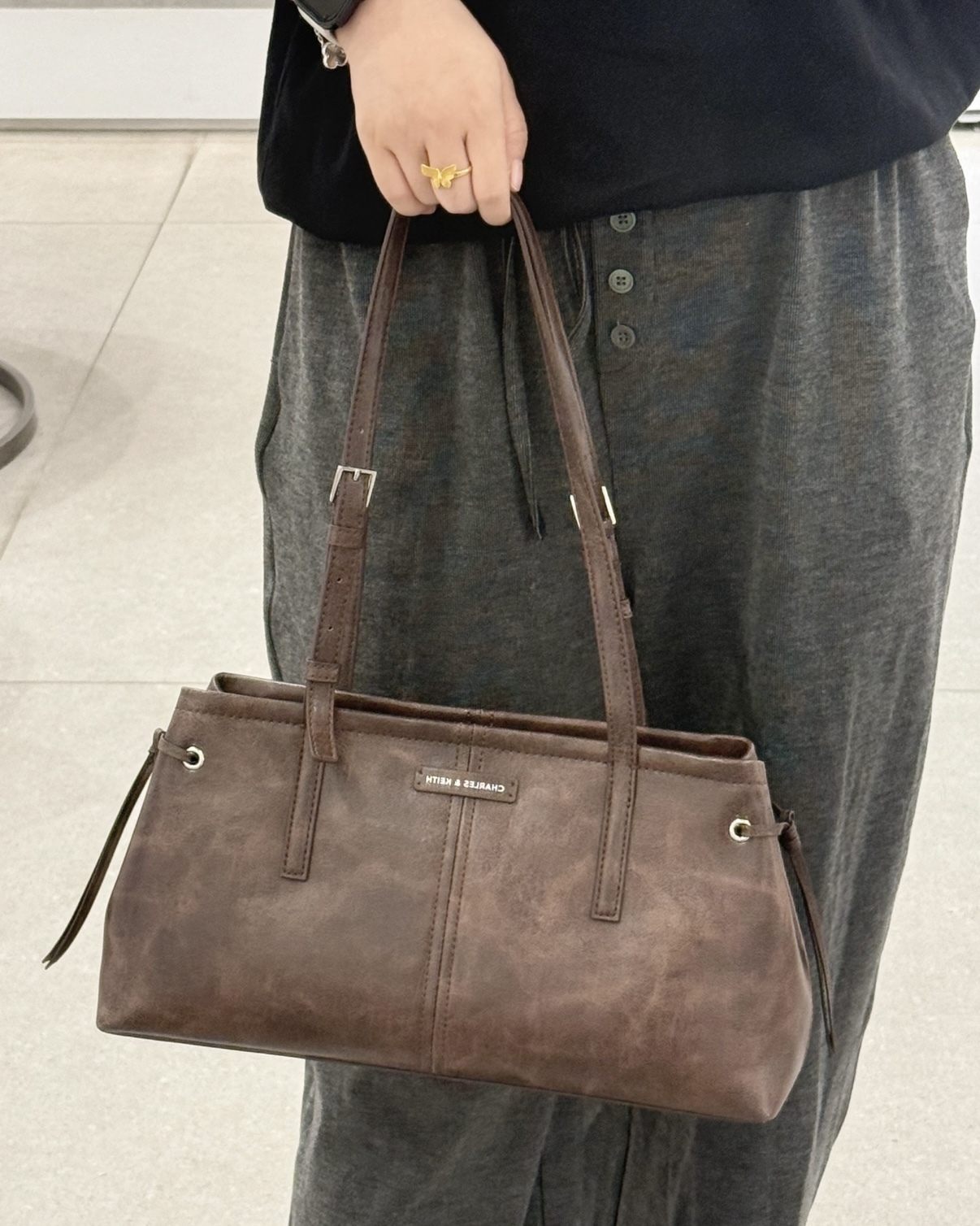 CHARLES & KEITH 小CK Noane 肩背包 復古 肩背包 單肩包 共2色