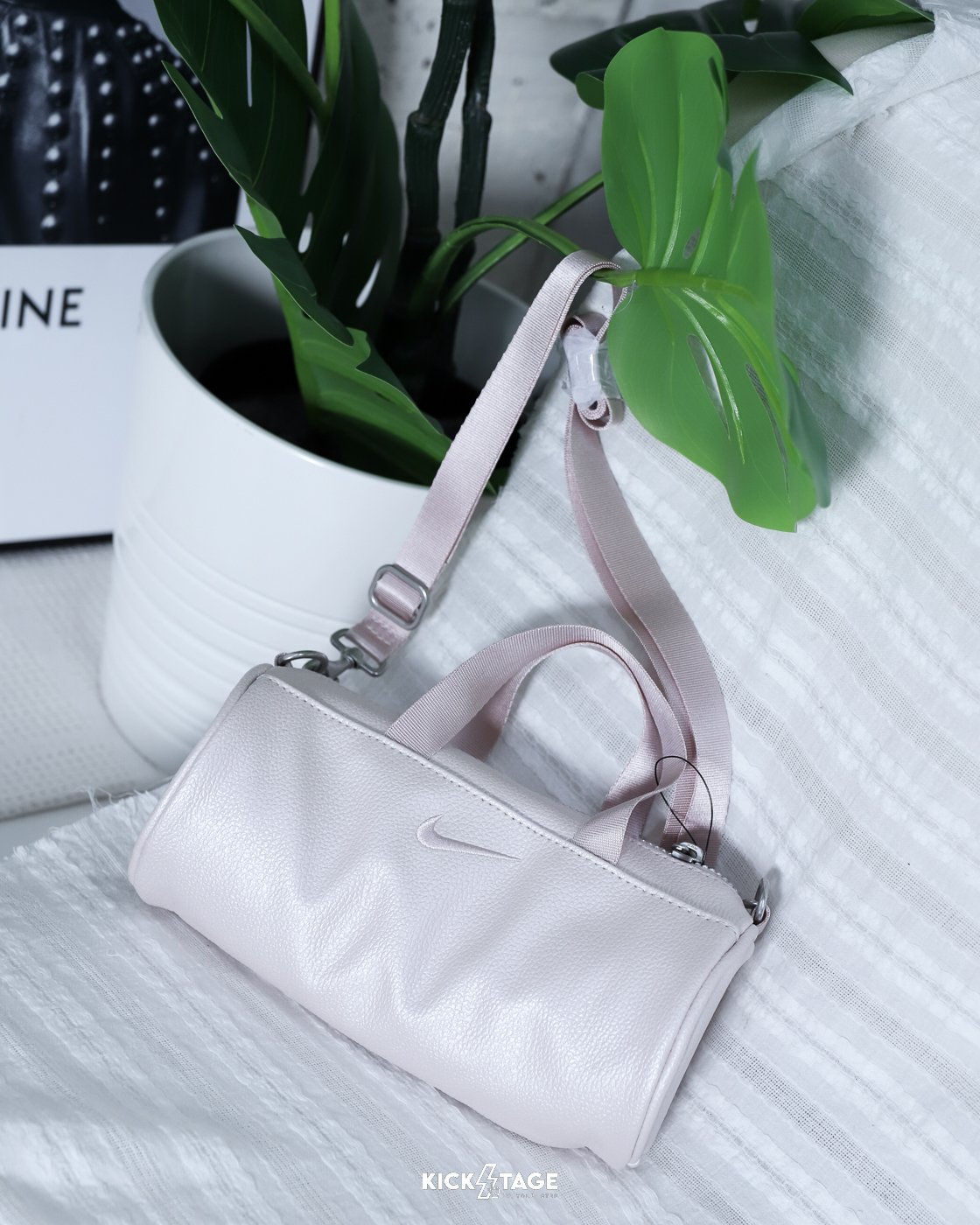 NIKE CLASH MINI BARREL BAG 粉 珠光 馬年 新年 圓筒 手提 隨身包 側背包 斜背包【IQ3424-667】CNY