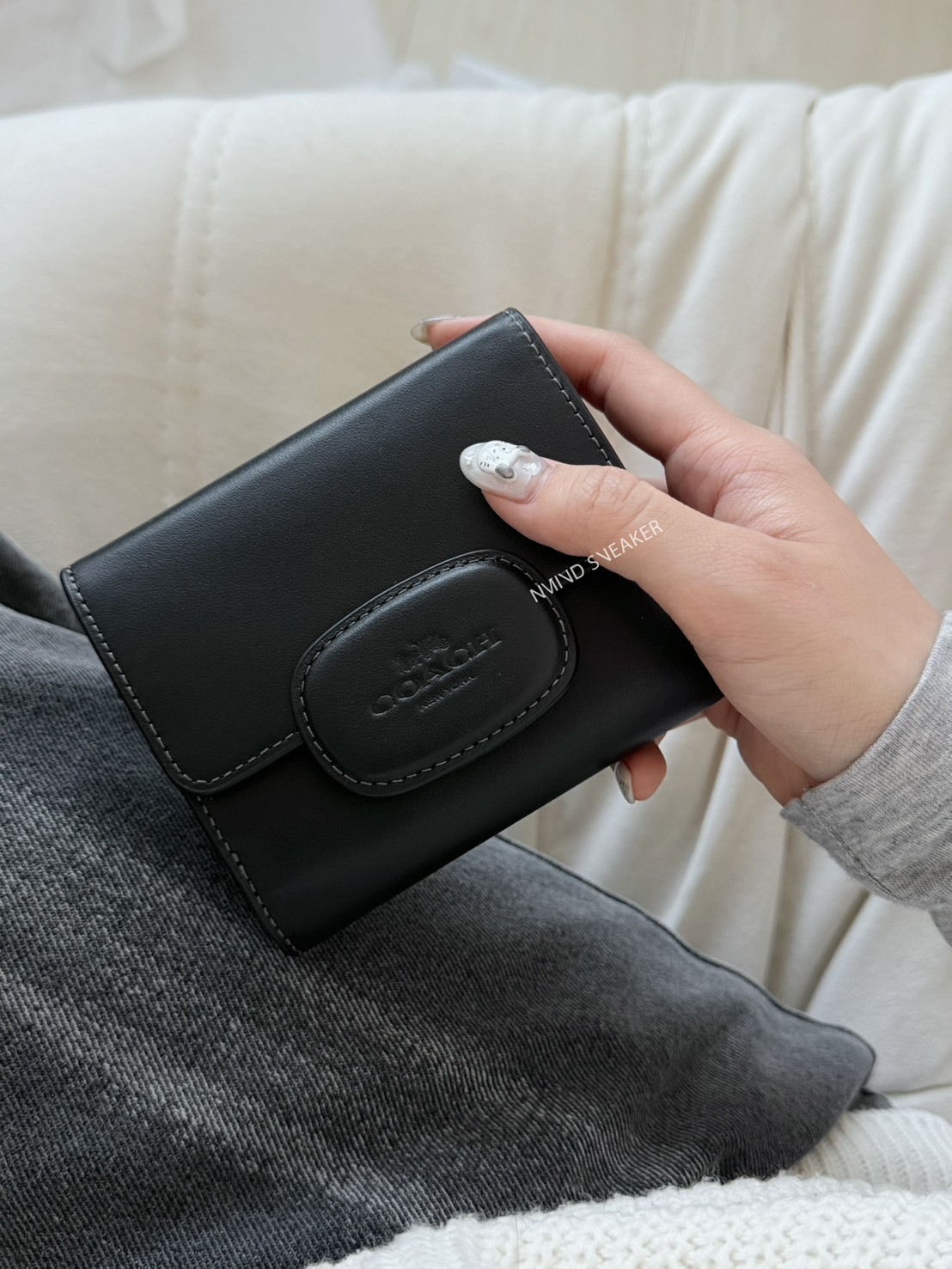 <快速出貨>COACH 金屬扣LOGO 防刮短夾 兩色