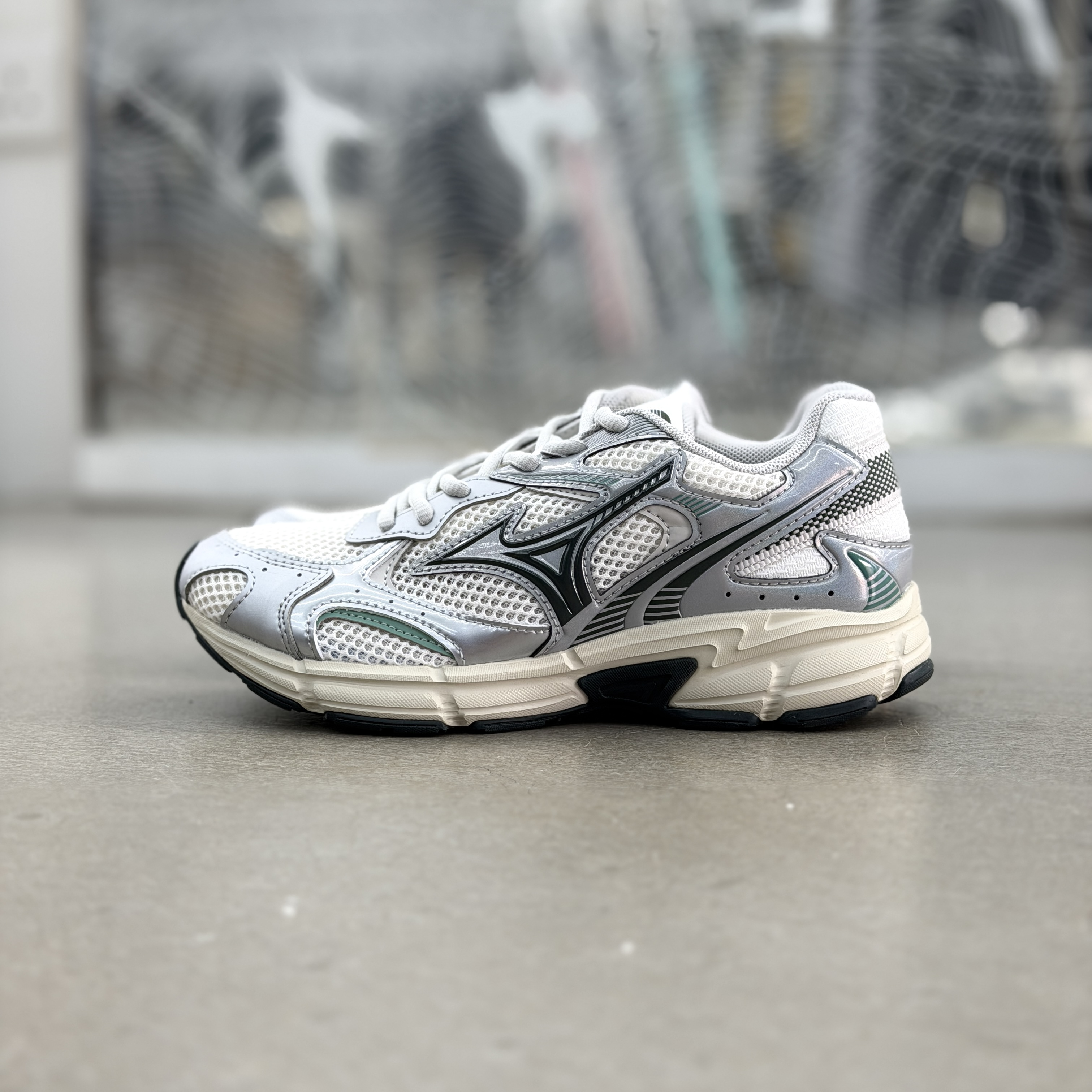白磁　逸品 800x.JPG?
