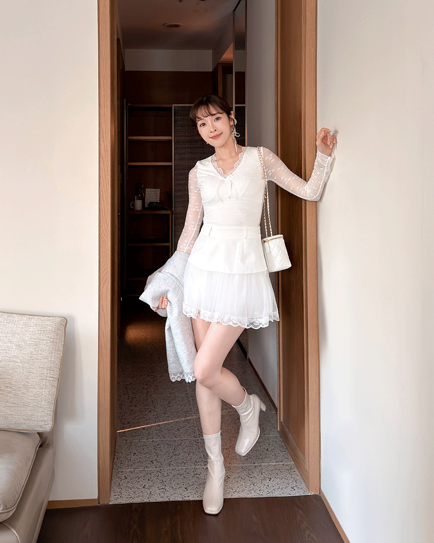 LINA LINA別緻悸動花朵蕾絲蝴蝶結BRA TOP上衣-甜美白