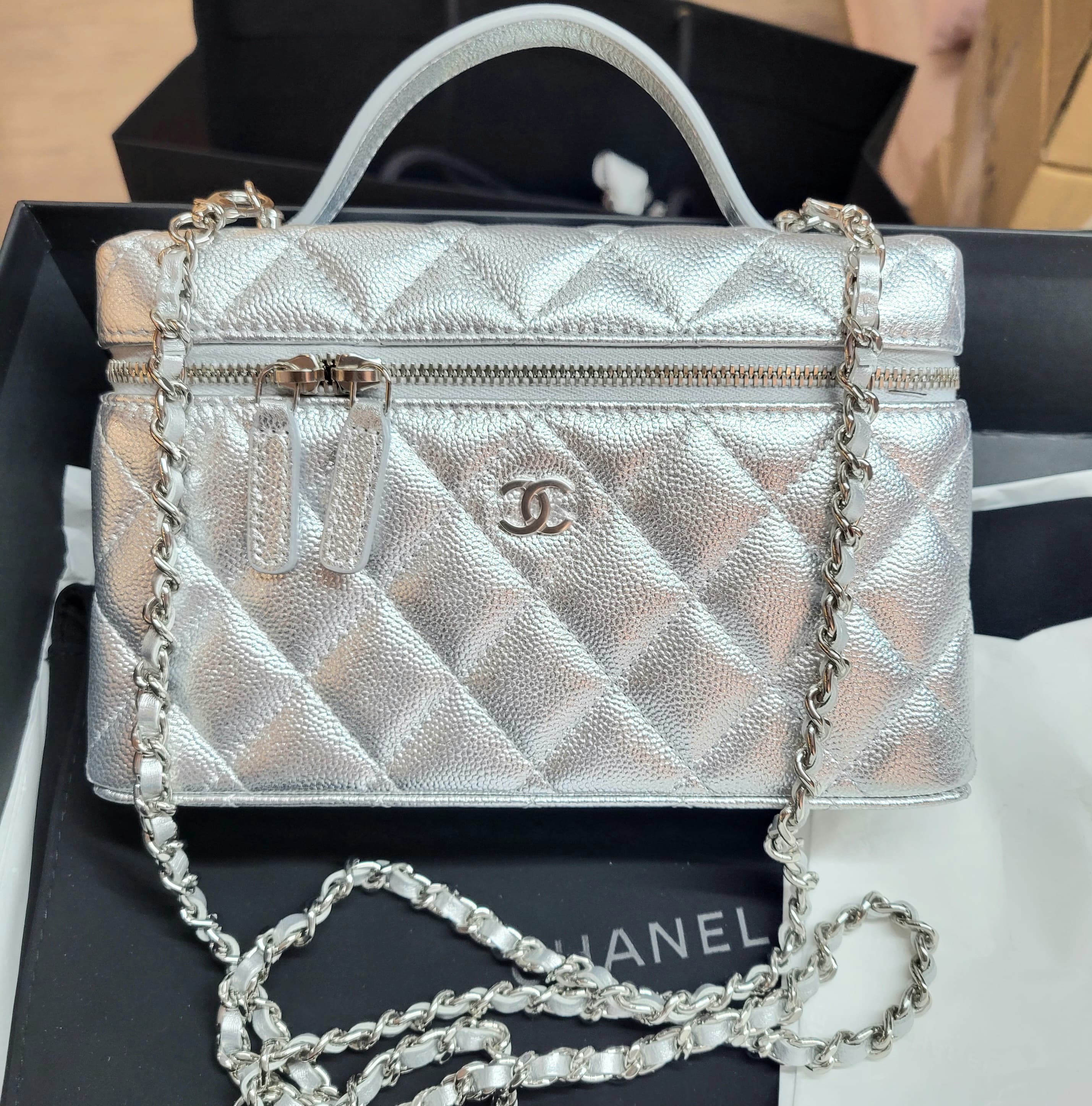 CHANEL AP4385 CAVIAR SILVER 19CM 淺銀色