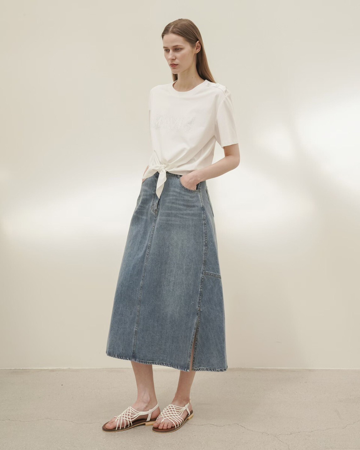 後腰鬆緊下擺側開衩造型A字牛仔長裙-F