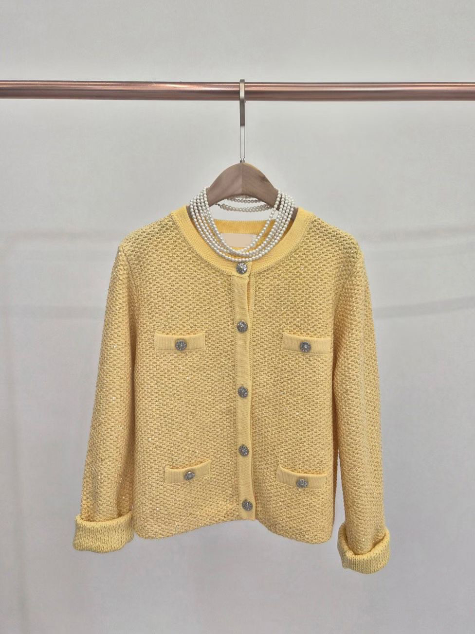 繽紛色系精緻排釦圓領織紋感外套 / 4色