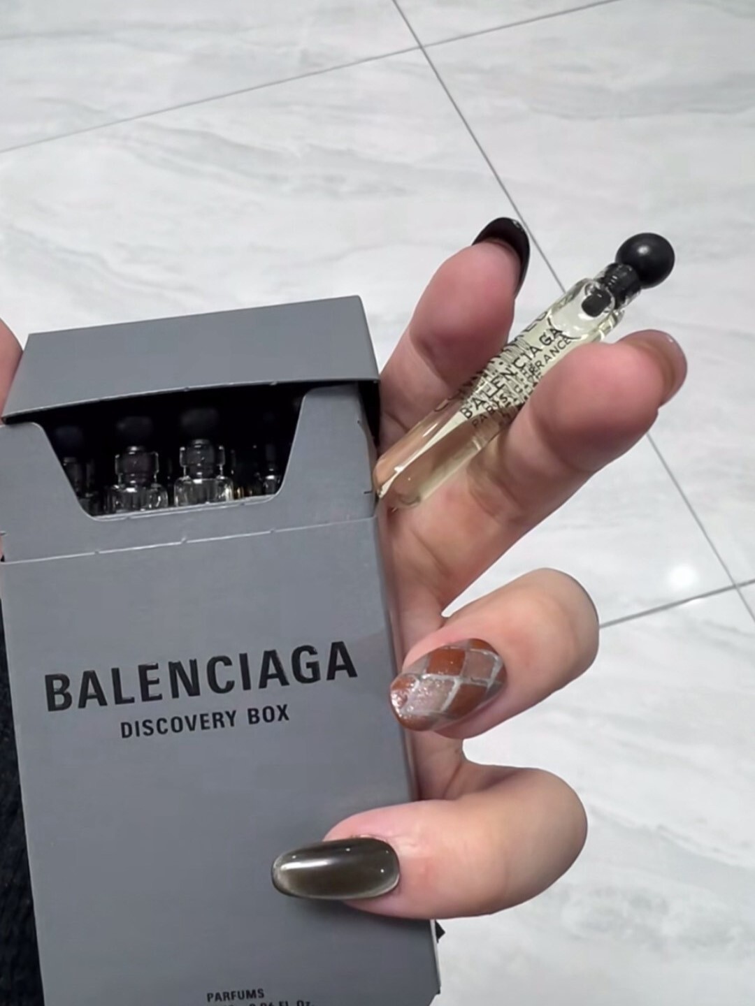 Cortis同款 Balenciaga 巴黎世家 菸盒試管香水組 一盒10入