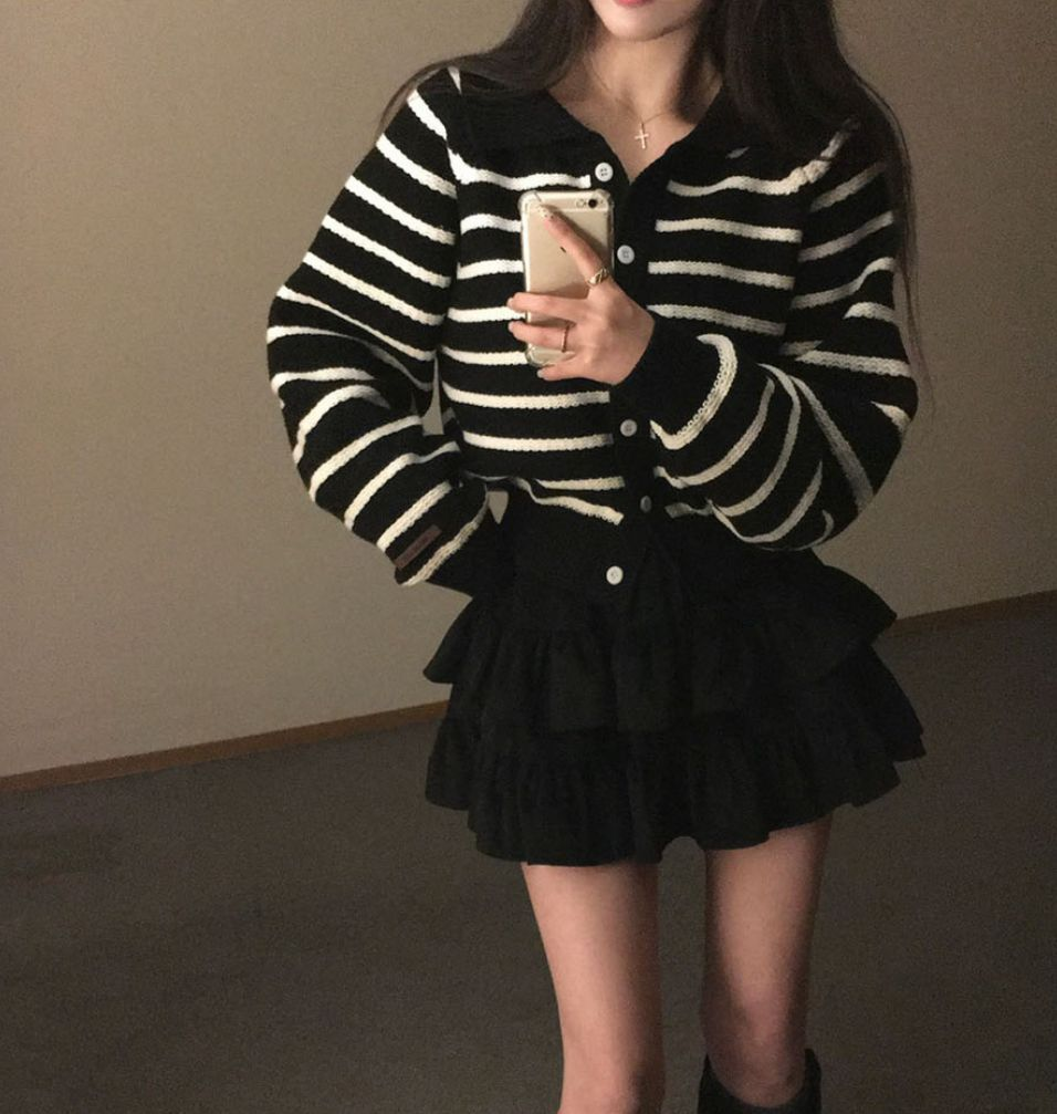 排鈕橫間針織上衣(黑色)