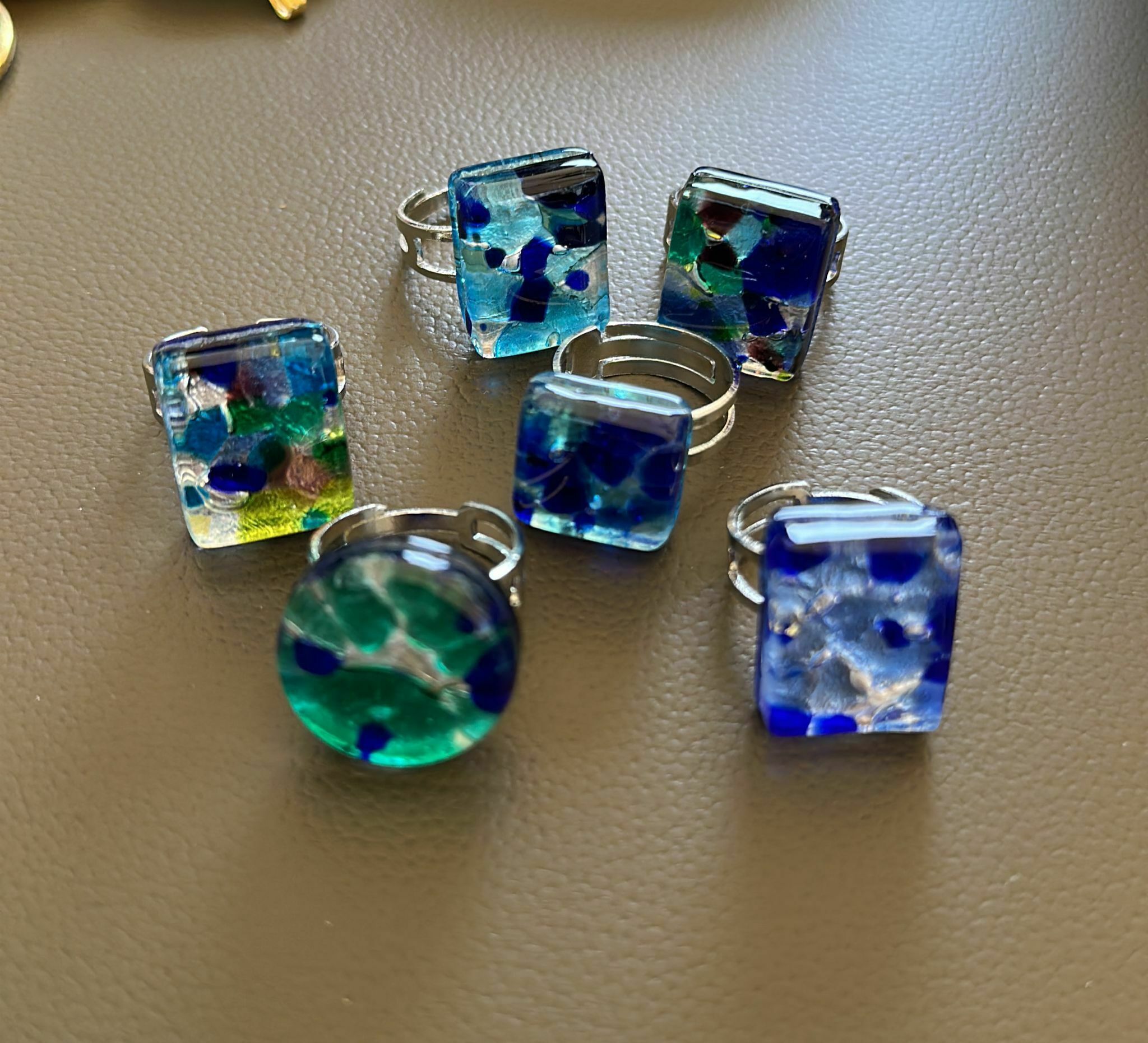 HOT-LLG0210-026 murano 隨機紋顏色 開口介子 (A26)