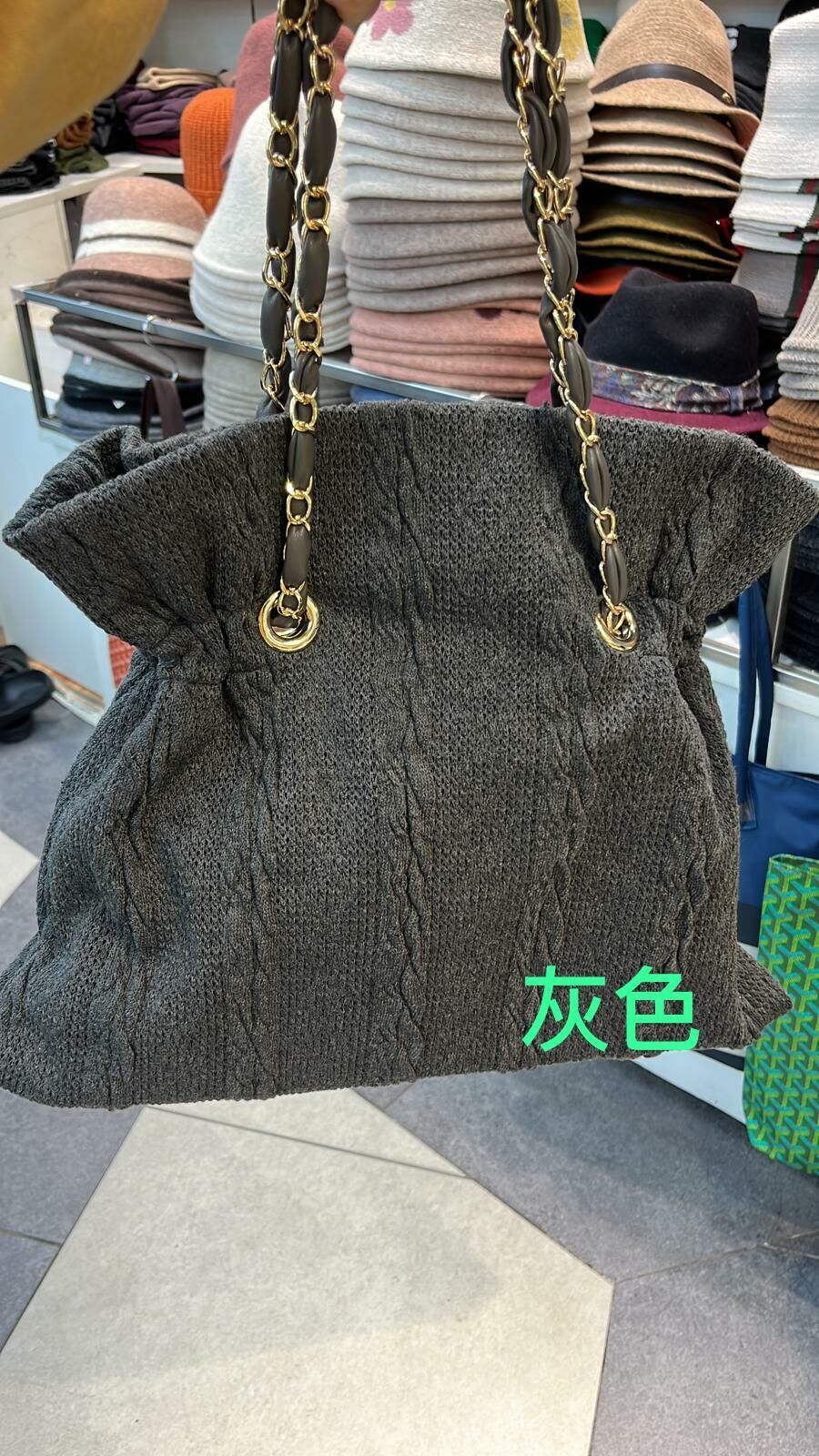 HOT-LLG0210-082  (A82)