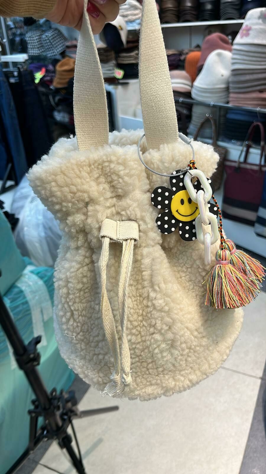 HOT-LLG0210-083 鎖匙扣隨機款 有長帶 (A83)