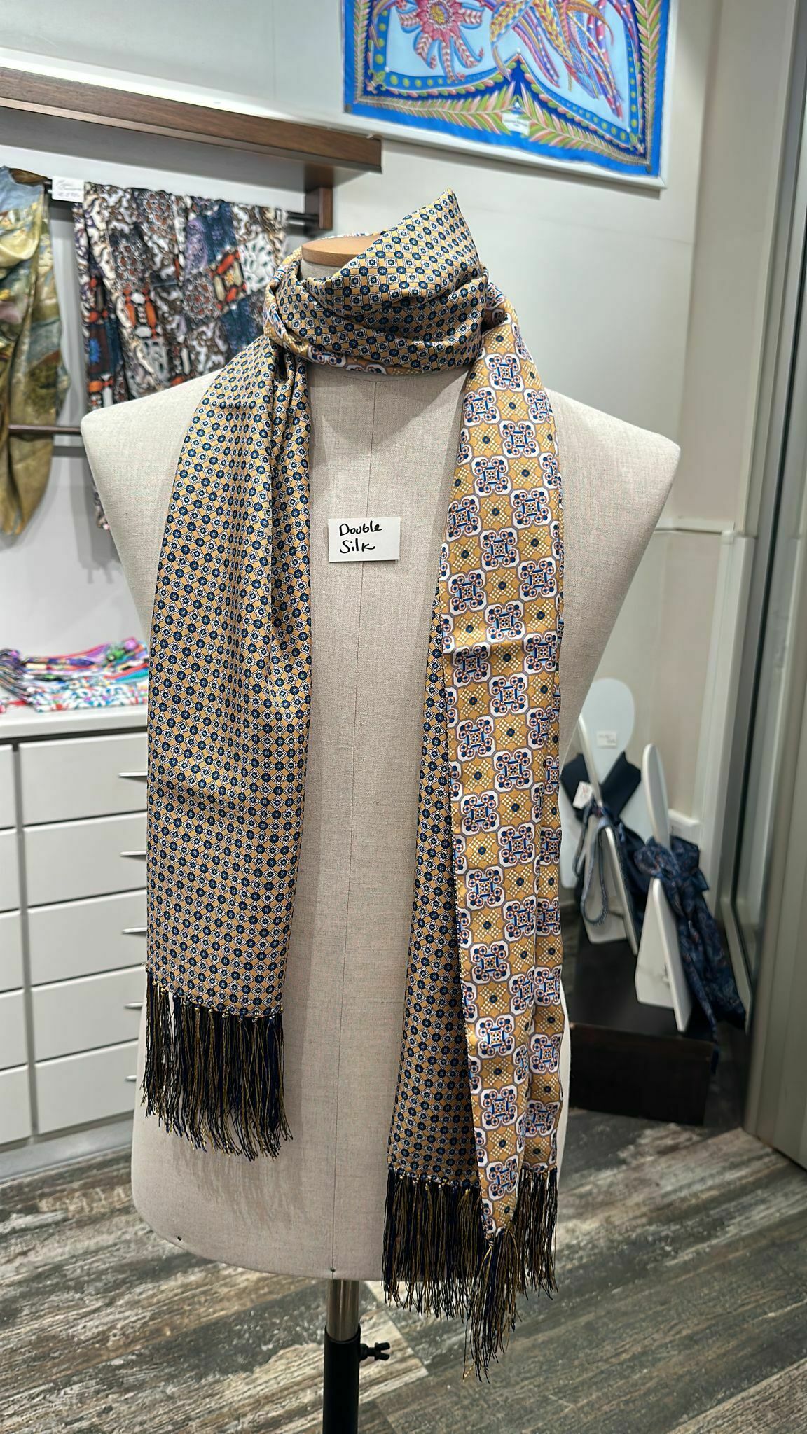 HOT-LLG0210-133 黑黃波點紋 黑黃色花紋 絲巾 (A133)