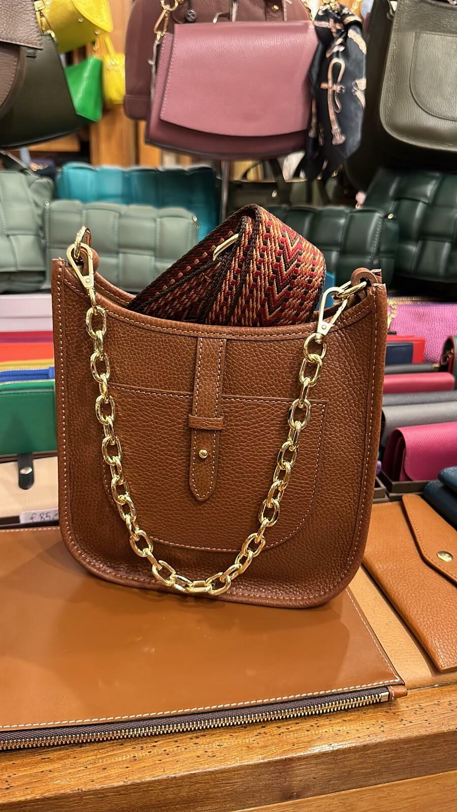 HOT-LLG0210-174 Florence 啡色皮 金色鏈 紅彩帶 手袋 (A174)