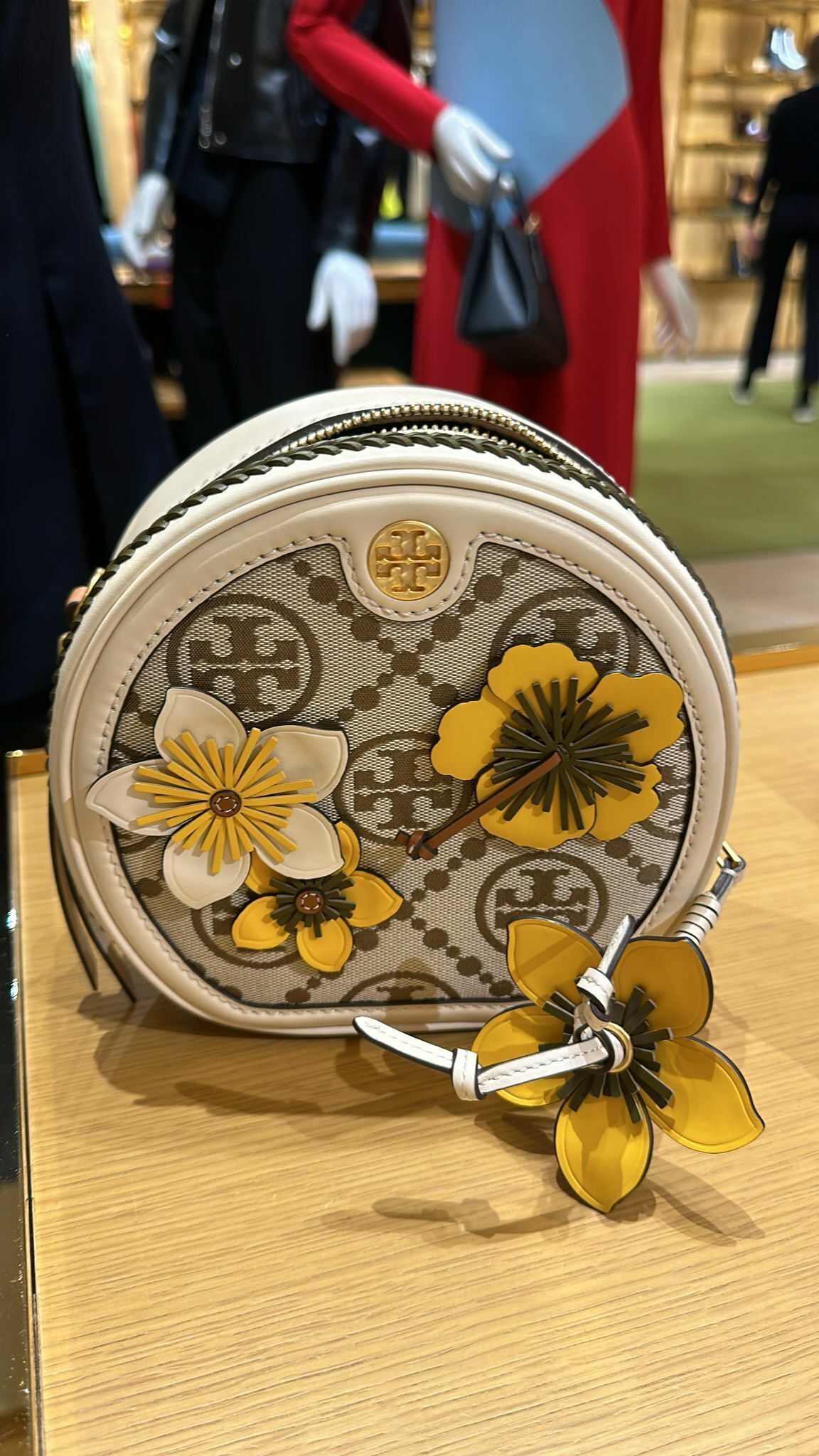 HOT-LLG0210-318 ToryBurch 米白花花款圓袋 (B12)