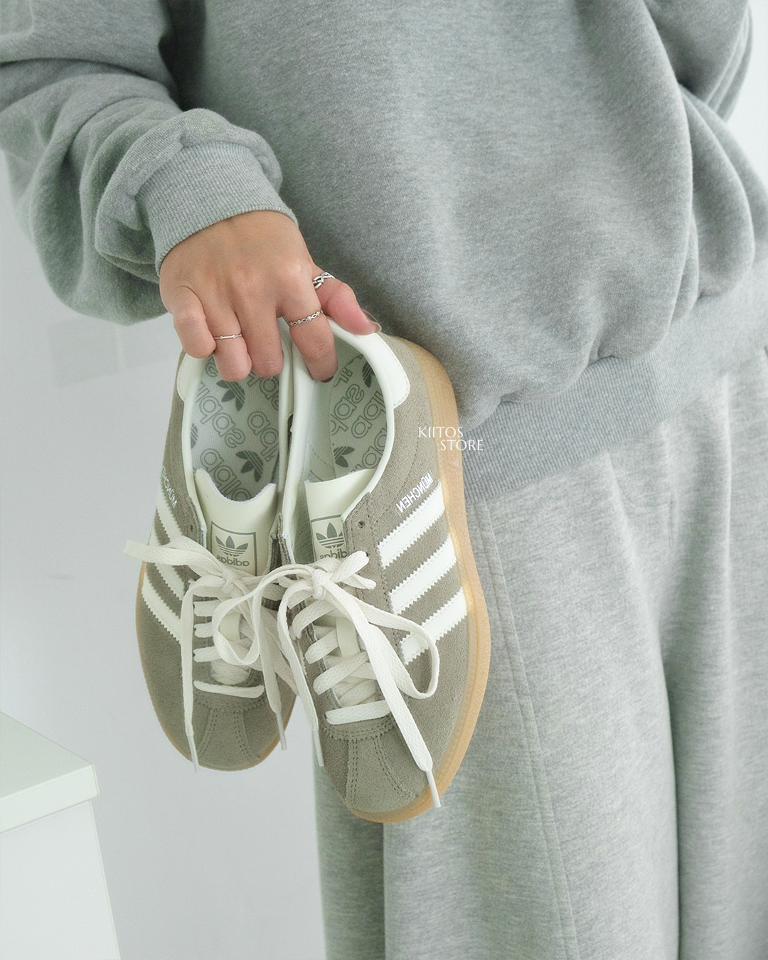 【預購】Adidas Originals Muenchen 復古感低筒 灰奶油 玄米奶灰 麂皮 焦糖底  JS3990