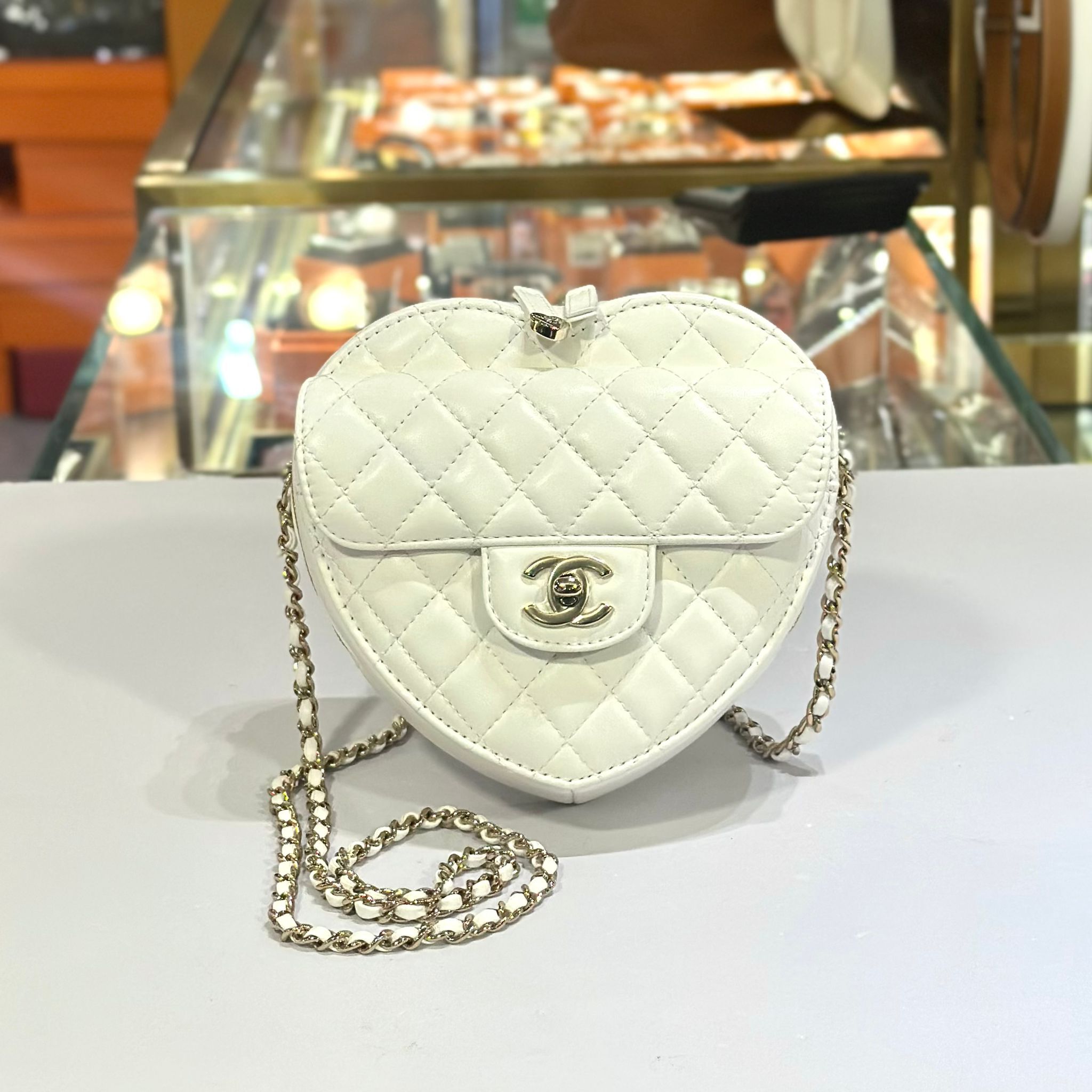 全新CHANEL AS3191 HEARTBAG白色羊皮金鏈 #心形手袋 #愛心包 #BRAND NEW #香榭站正品