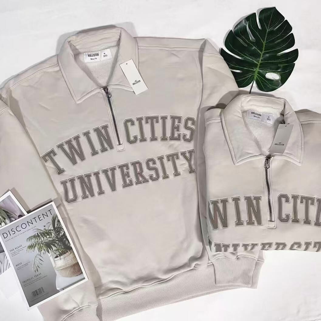 HOLLISTER LOGO HALF ZIP SWEATSHIRT