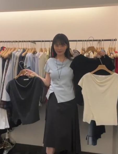 OB5518 垂墜領開叉上衣 *特價* (優惠碼同充值購物金不適用)