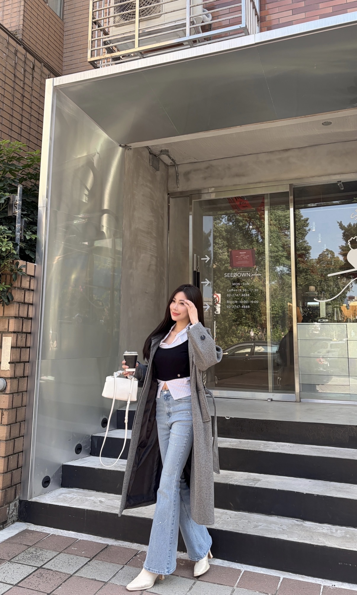 🇰🇷氣質溫柔｜微喇叭淺色牛仔褲