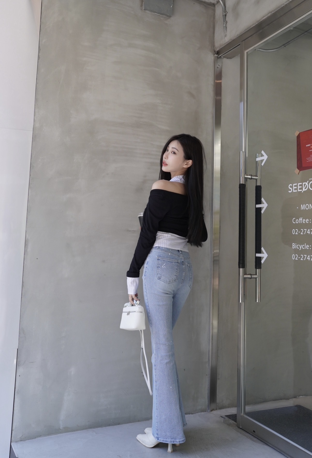 🇰🇷氣質溫柔｜微喇叭淺色牛仔褲