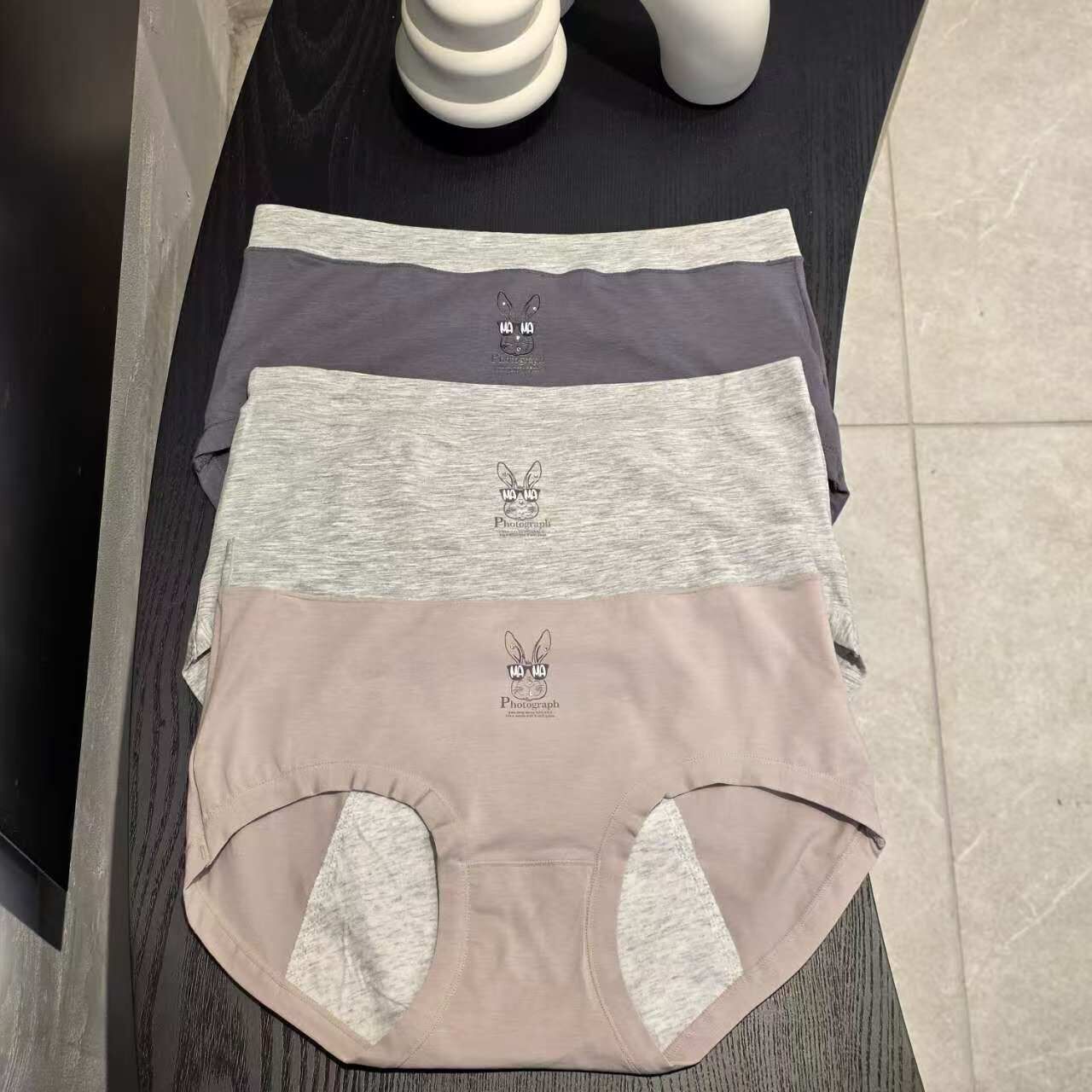 FL5562 兔子印花生理內褲 3條套裝 *特價* (優惠碼同充值購物金不適用)